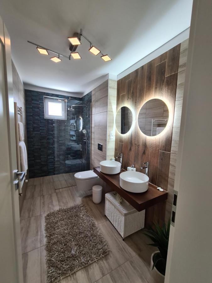 Luxury 2 Bedroom Appartamento Braşov